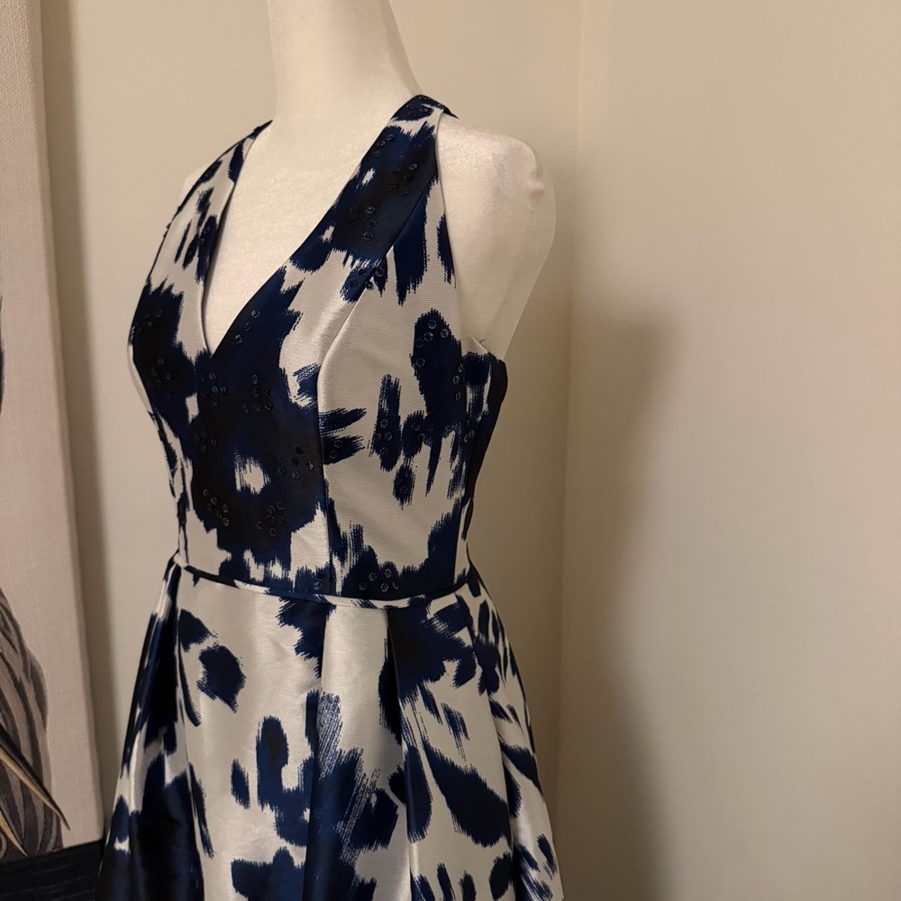 Adrianna Papell Navy and White Floral Gown size 2 pockets - Picture 5 of 15